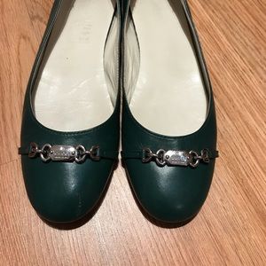Gucci leather flats